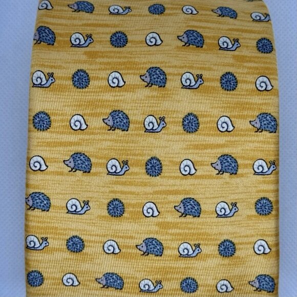 FUN HERMES TIE ~ YELLOW w/ WHIMSICAL PLAYFUL LIGHT BLUE HEDGEHOGS & SNAILS XL - Picture 5 of 5